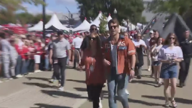 Texas vs Ohio State: Fans fill Ohio Stadium for season opener