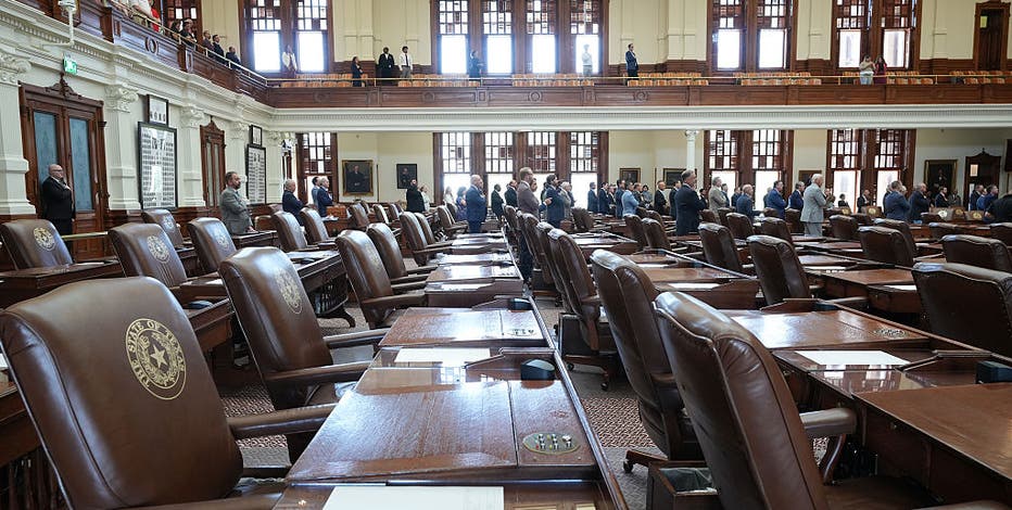 Gov. Abbott calls second special session, setting stage for another redistricting fight