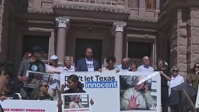 Group holds rally in Austin in support of death row inmate Robert Roberson