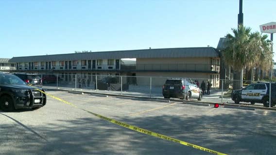 San Antonio police shooting: 2 officers shot, suspect killed