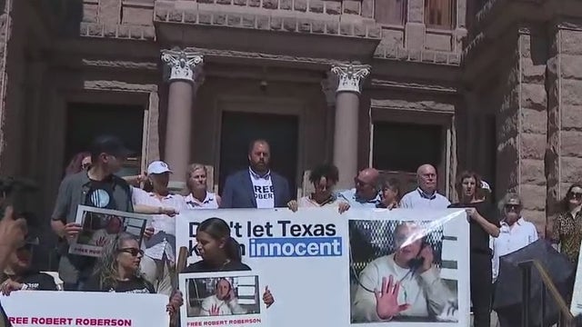 Group holds rally in Austin in support of death row inmate Robert Roberson