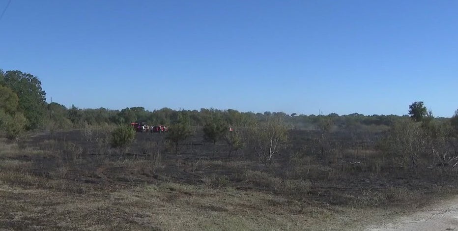 Quick-moving fire in South Austin burns over 20 acres