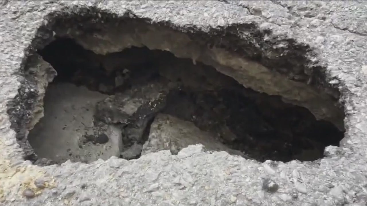 Sinkhole ‪ Downtown Austin sinkhole: City crews begin permanent repairs to