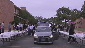 Thanksgiving: Huston-Tillotson fraternity delivers meals to Austin community