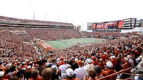 Longhorns stave off late comeback attempt from Vanderbilt for 4th win in a row