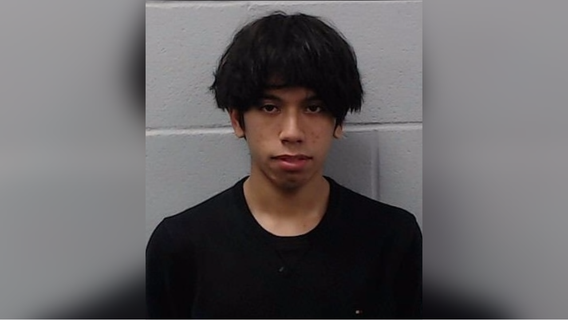 Man accused of sexually assaulting two juveniles; police say he met them through social media