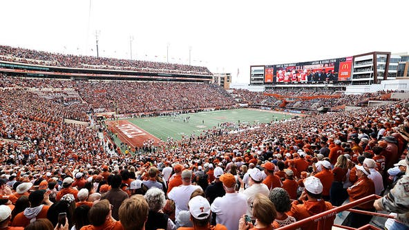 Longhorns stave off late comeback attempt from Vanderbilt for 4th win in a row