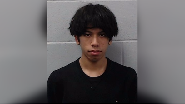 Man accused of sexually assaulting two juveniles; police say he met them through social media