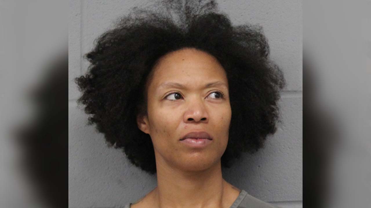 Woman vandalizes East Austin smoke shop 3 times, causing nearly $30K in damages