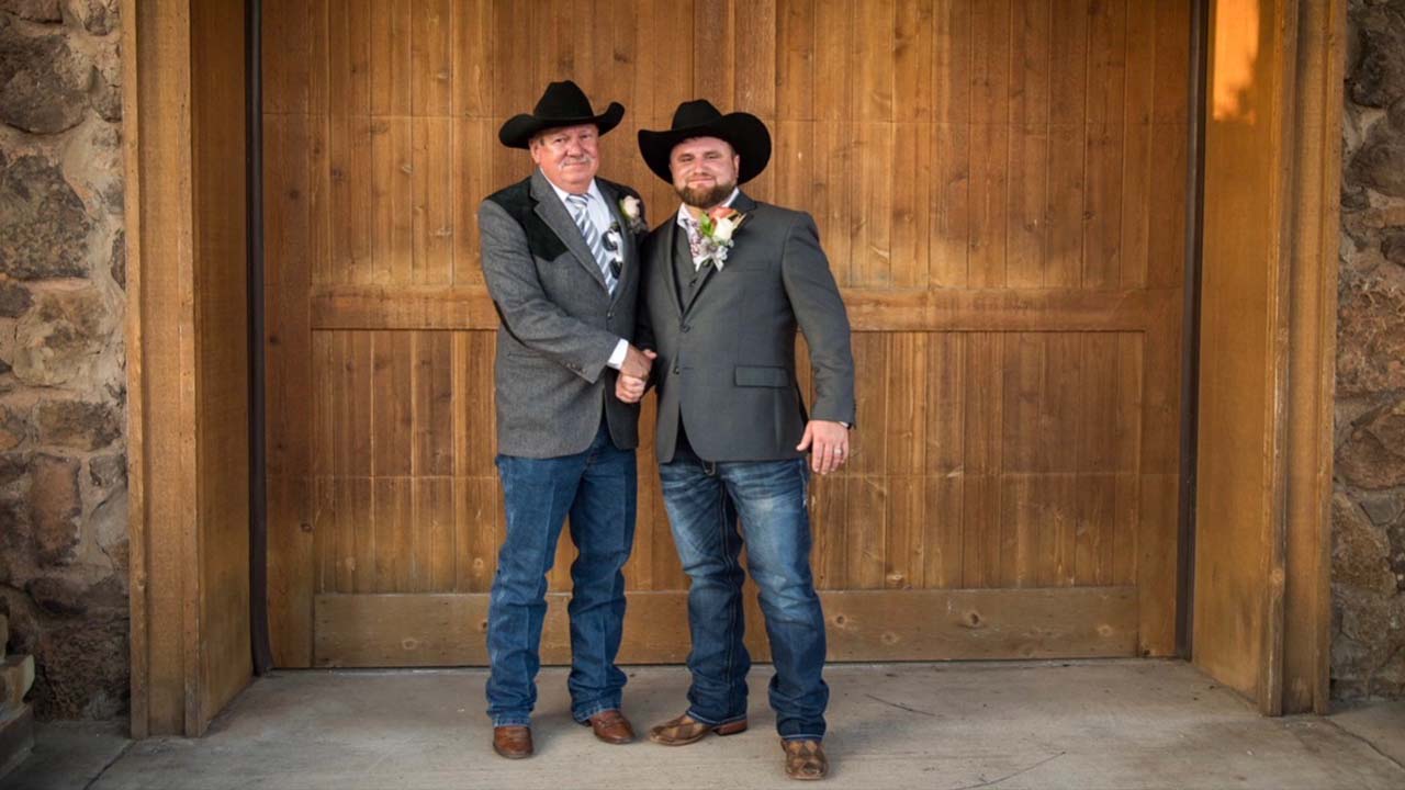 Suspects caught on camera stealing equipment in South Austin