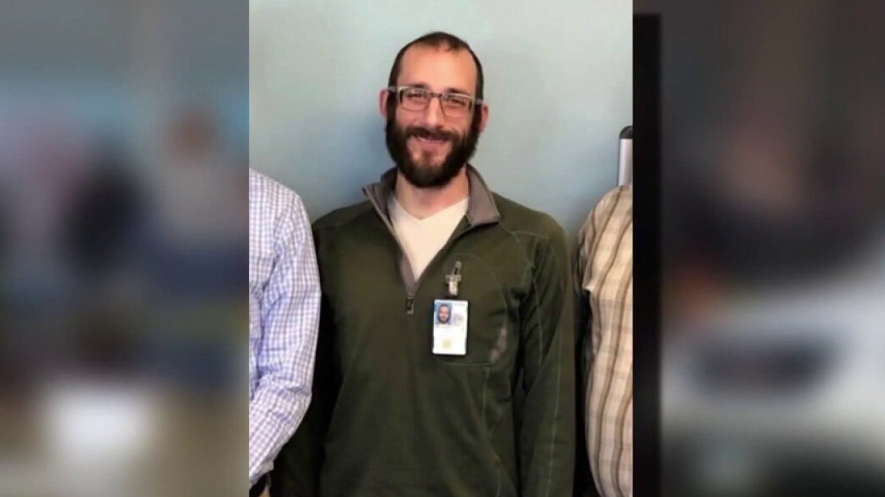 Alex Pretti: Austin nurses gather at vigil to honor man killed by ICE