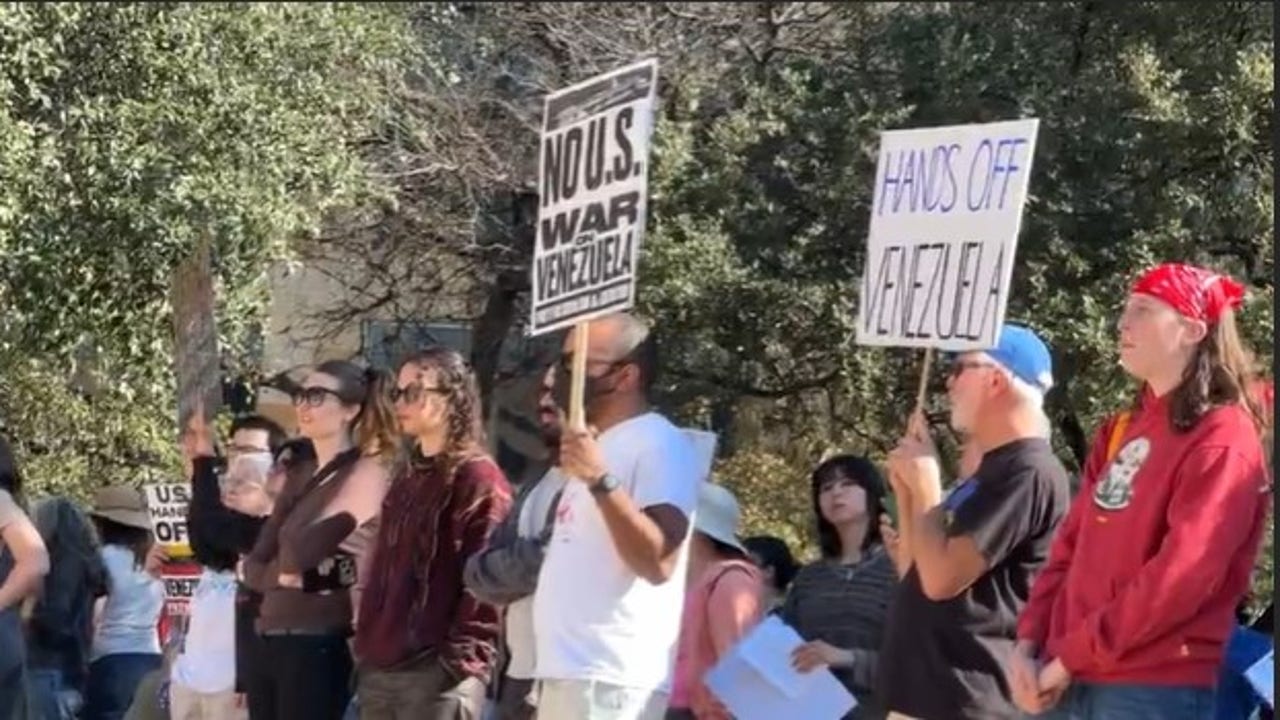 Austin protests erupt after U.S. forces capture Venezuelan President Nicolás Maduro