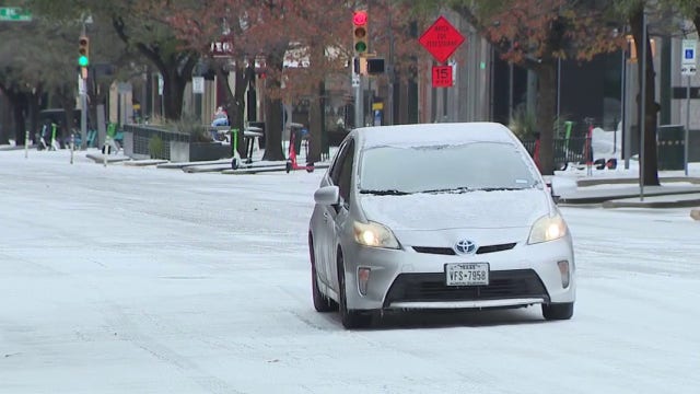 Austin winter weather: Some Austinites make the best of freezing temperatures