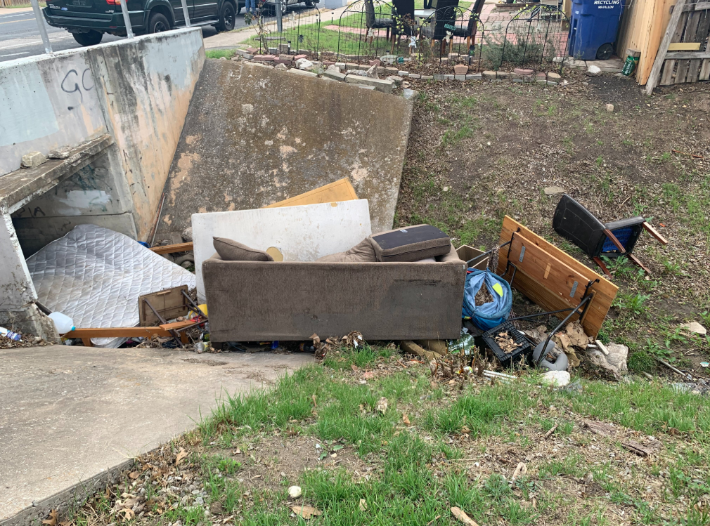 SE Austin resident lives next to creek full of dumped furniture, says city won't clean it up