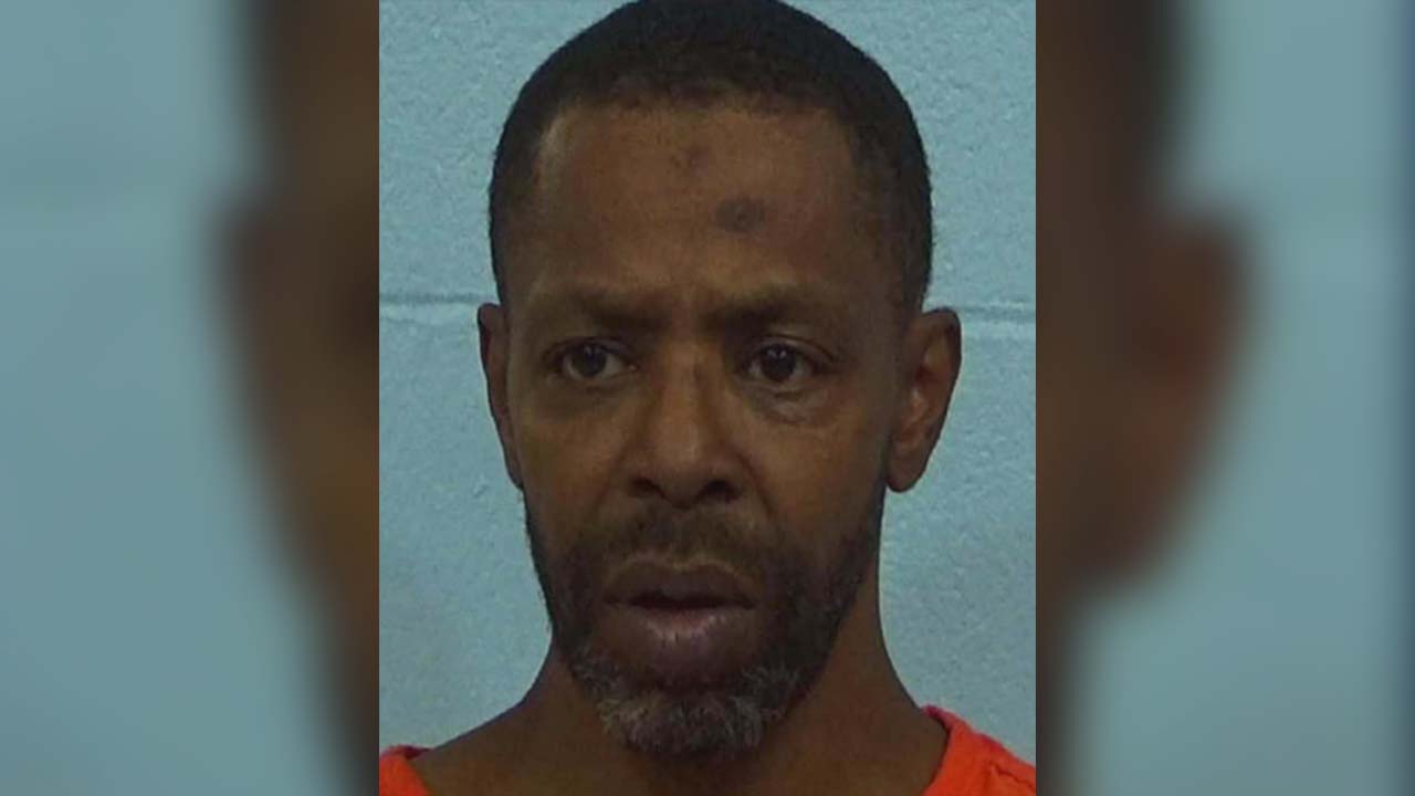 Man arrested, charged in connection to Round Rock car burglaries