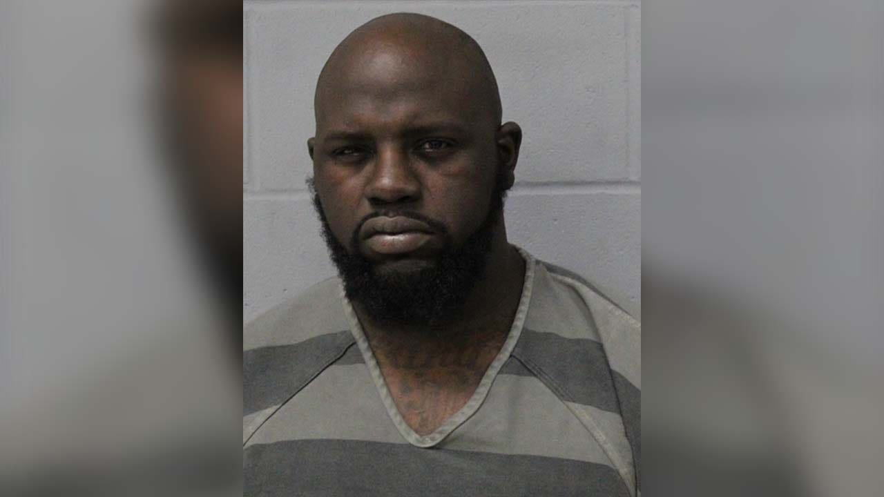 Man arrested, charged after found with several guns and drugs in Austin: APD