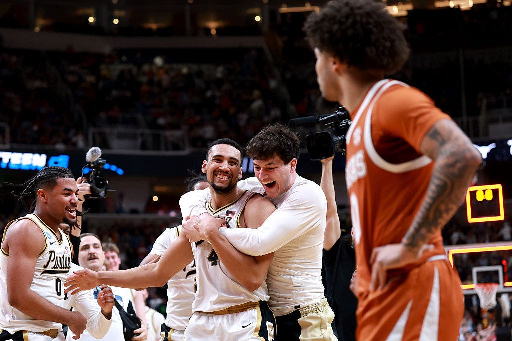 Purdue eliminates Texas Longhorns 79-77 to advance to Elite Eight