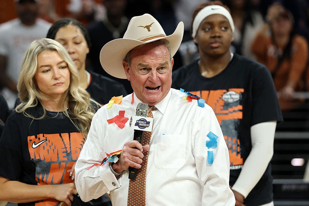 Texas women's basketball routs Michigan 77-41 to reach Final Four for second straight year