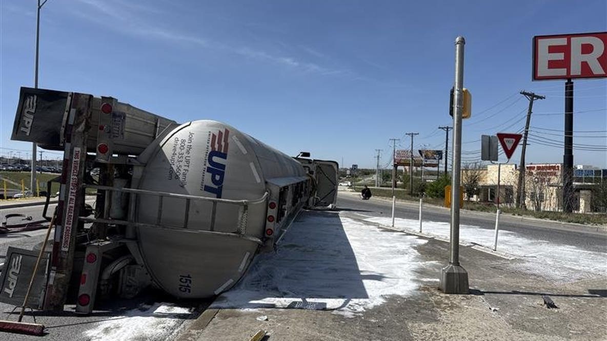 Oil truck overturns on I-35 access road in New Braunfels