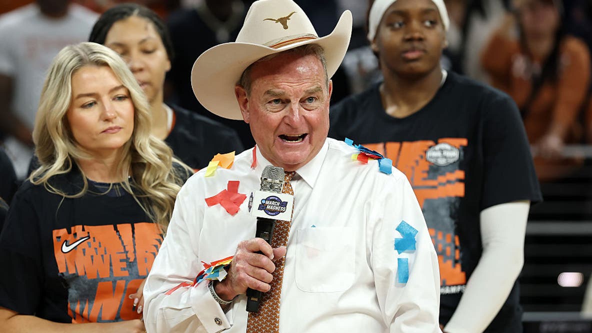 Texas women's basketball routs Michigan 77-41 to reach Final Four for second straight year