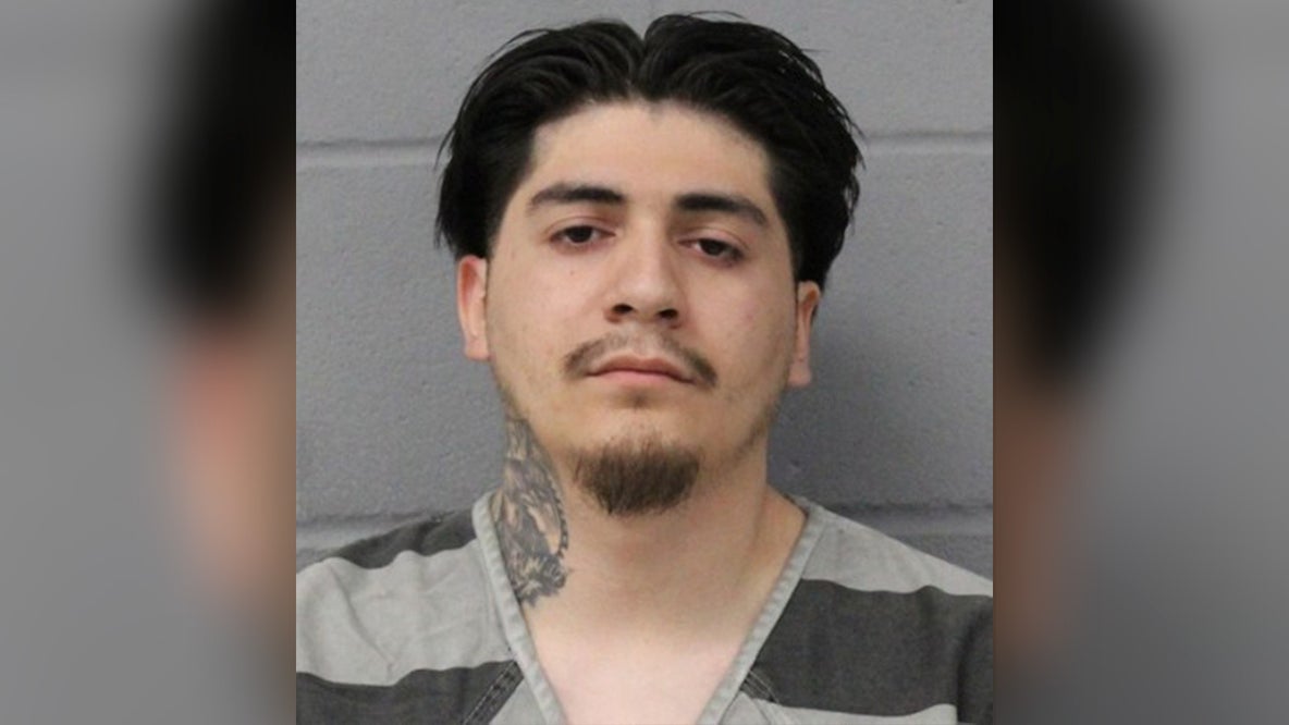 Austin man charged with murder for deadly shooting at SE apartment complex