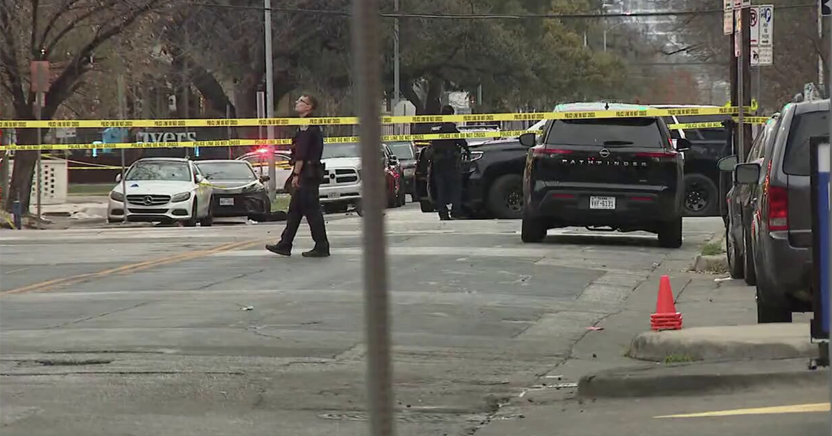 Austin mass shooting: 3 killed, 14 injured at popular 6th Street bar Austin mass shooting: 3 killed, 14 injured at popular 6th Street bar