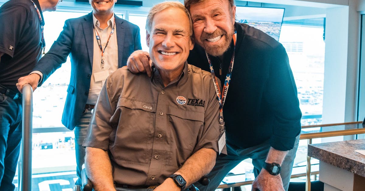 Texas leaders mourn death of Chuck Norris