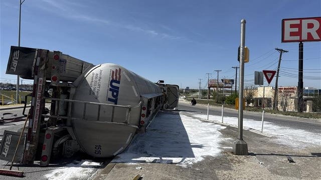 Oil truck overturns on I-35 access road in New Braunfels