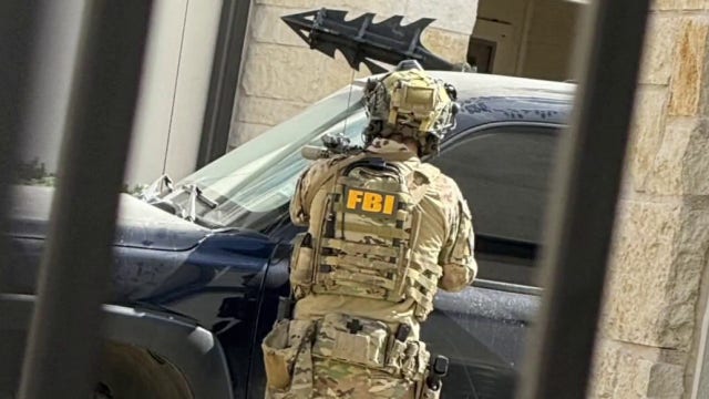 Austin 6th Street shooting: FBI searches Del Valle apartment tied to gunman