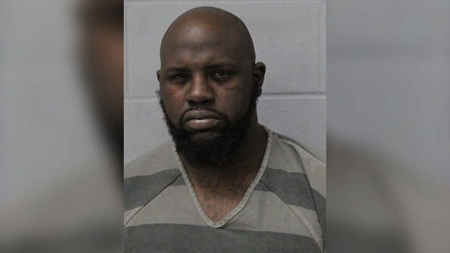 Man arrested, charged after found with several guns and drugs in Austin: APD