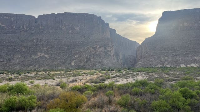 Conservationists among 100+ to sign letter asking Congress to ban Big Bend border wall