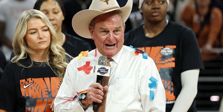 Texas women's basketball routs Michigan 77-41 to reach Final Four for second straight year