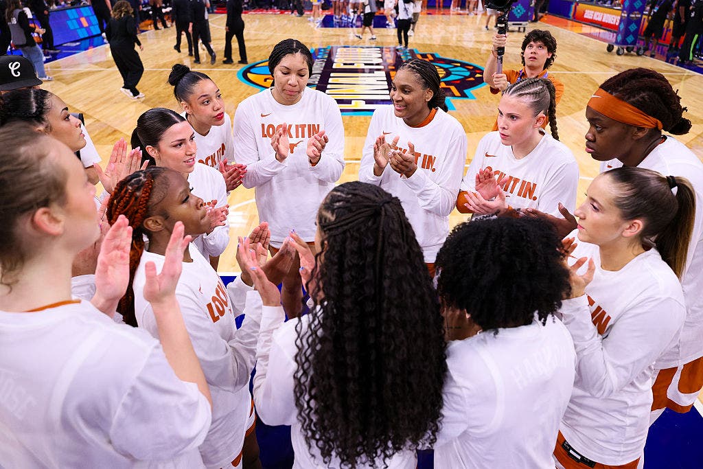 Texas women's basketball fans cheer on team in Final Four