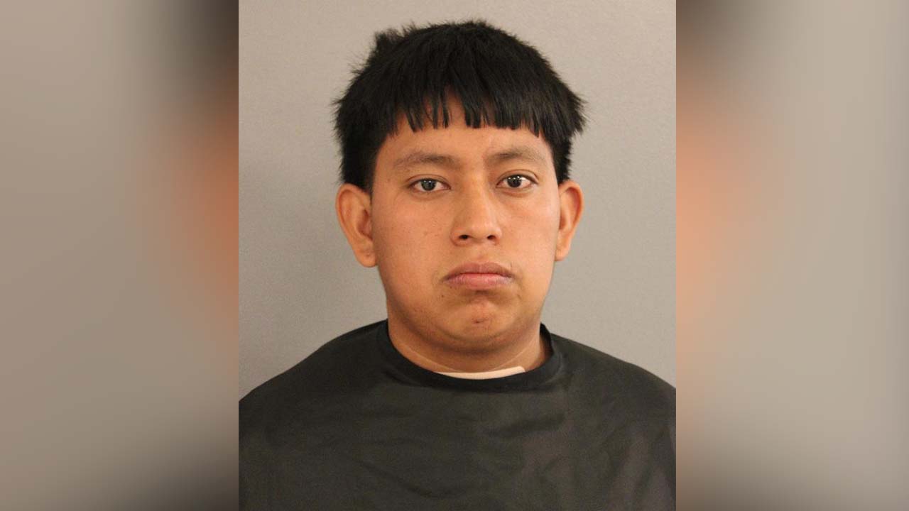 Man charged with intoxication manslaughter after deadly 3-vehicle crash in Travis County