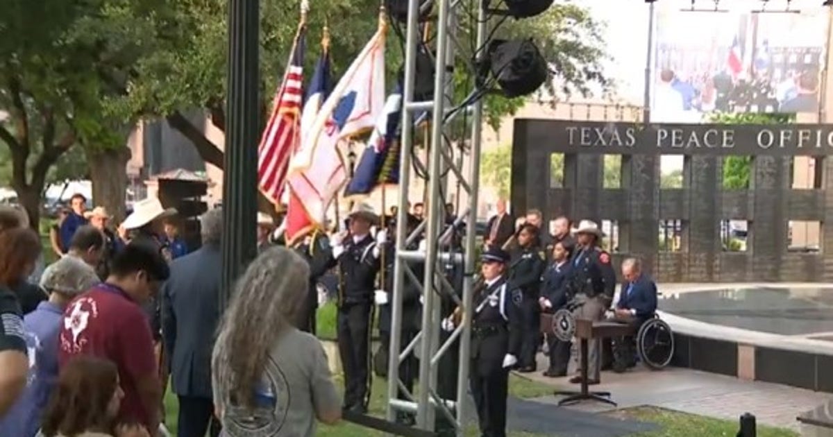 Gov. Abbott honors 25 fallen officers at Texas Peace Officers Memorial Ceremony in Austin