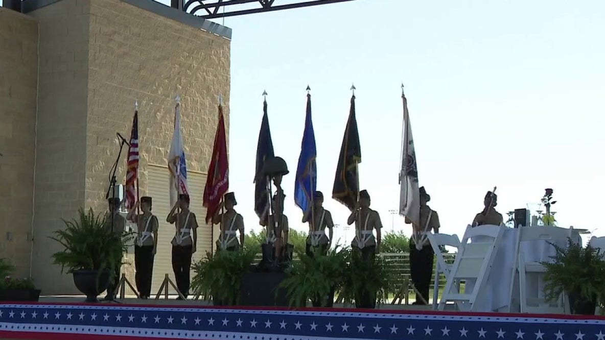 Texans honor service men, women on Memorial Day