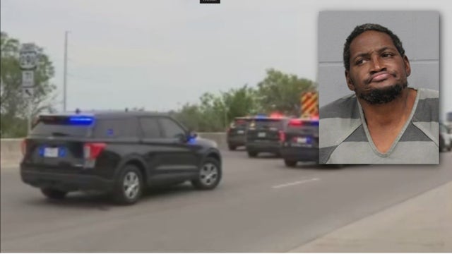 Man damages 4 cars after throwing objects from overpass on Ben White Blvd.: APD
