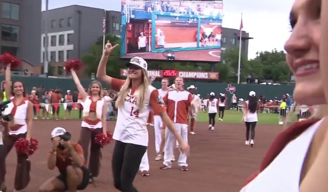 Texas Longhorn softball celebrates second-straight national championship