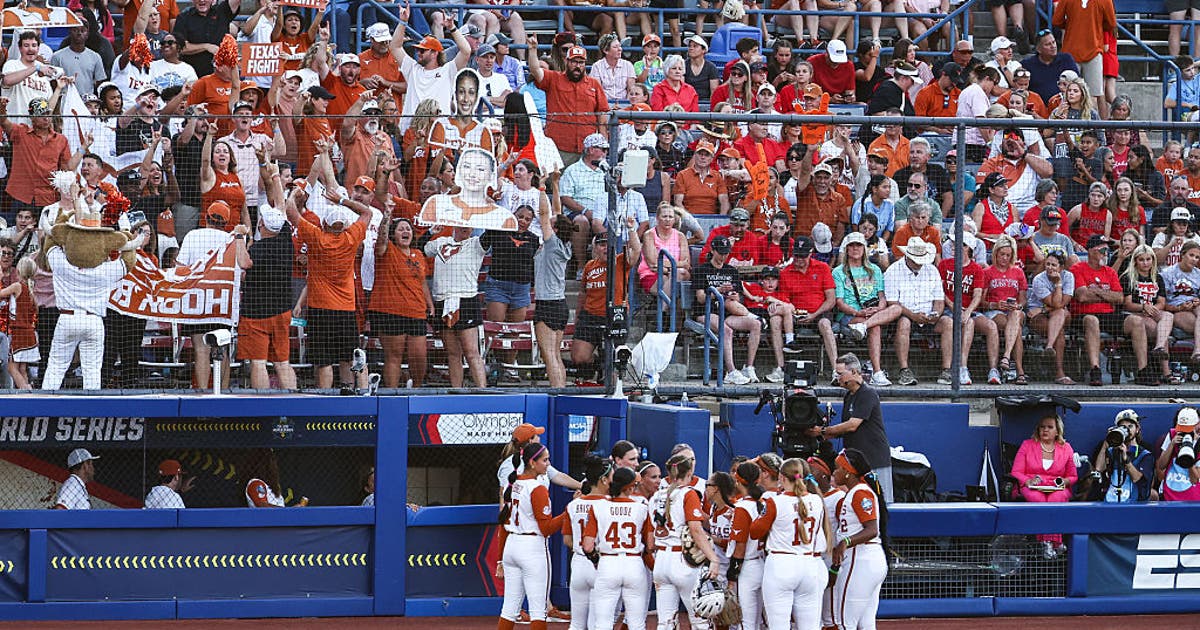 Texas rides Teagan Kavan, Katie Stewart to 7-3 win over Texas Tech