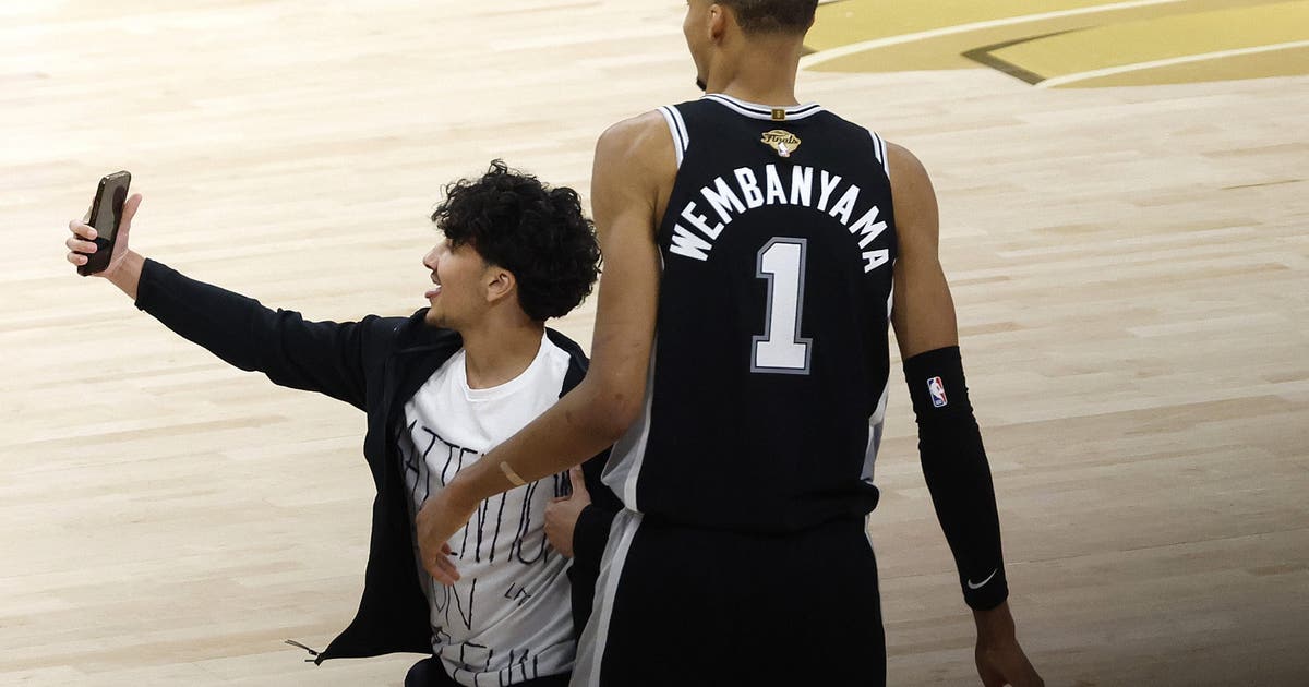 2 fans banned from NBA arenas for life after incident during Game 1 of Finals: report