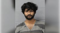 Total Wireless employee arrested for sending customer's nudes to his own phone: affidavit
