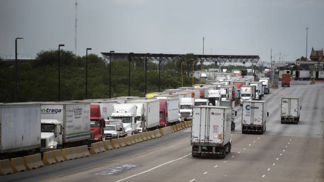 Texas mandates English-only CDL tests, resumes licensing for seasonal farm workers