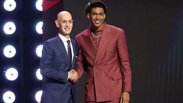 NBA Draft 2026: Chicago Bulls draft Texas standout Dailyn Swain at No. 15