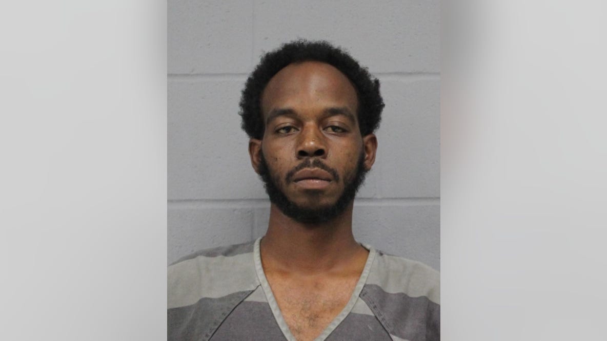 Texas man charged with murder after Southeast Austin apartment shooting