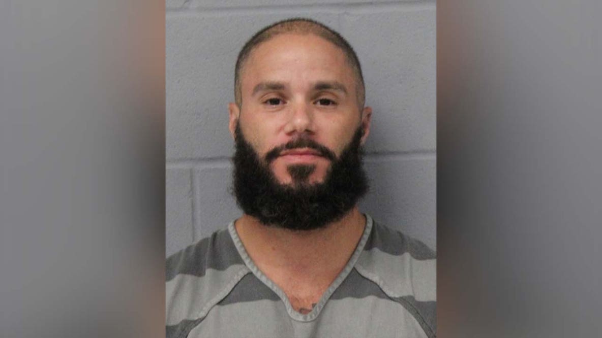 Pflugerville man arrested for stalking his girlfriend: police
