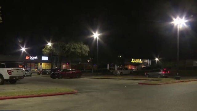 Man killed, another injured in late-night shooting outside North Austin business