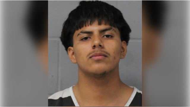 2 teens arrested, 3 handguns seized after downtown parking garage shooting