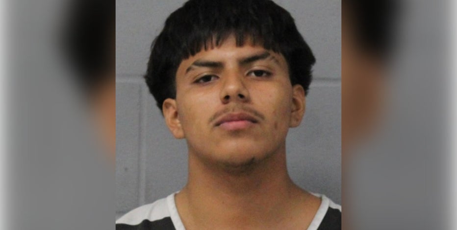 2 teens arrested, 3 handguns seized after downtown parking garage shooting