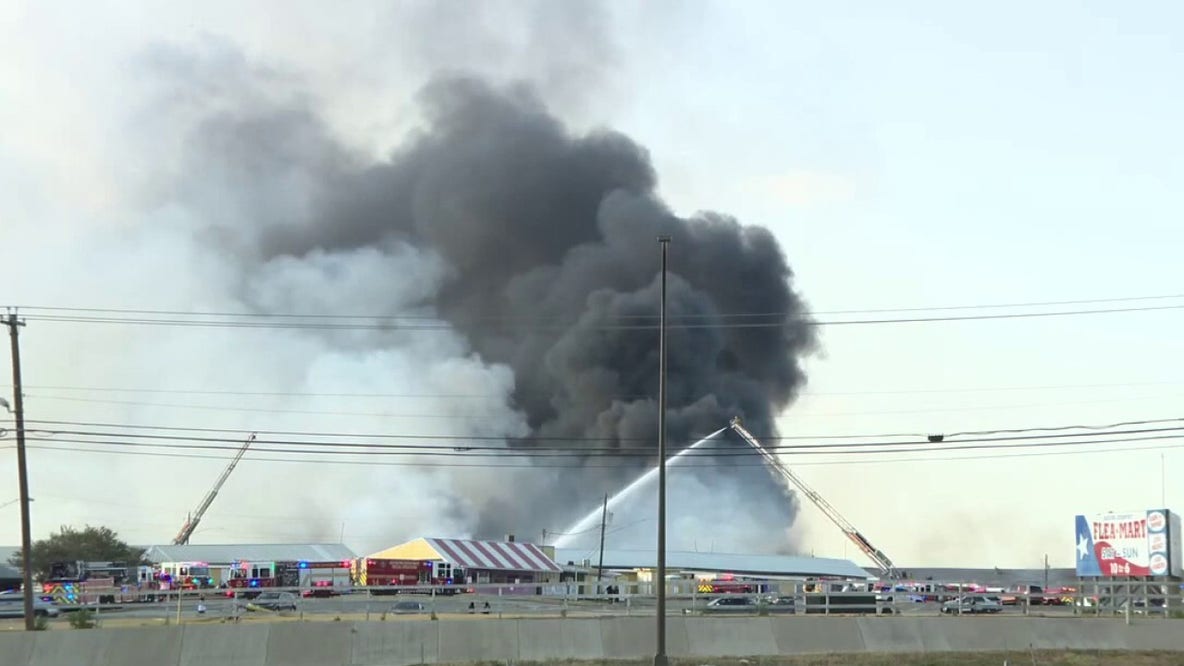 Austin Country Flea Mart fire: 2 people treated for minor injuries
