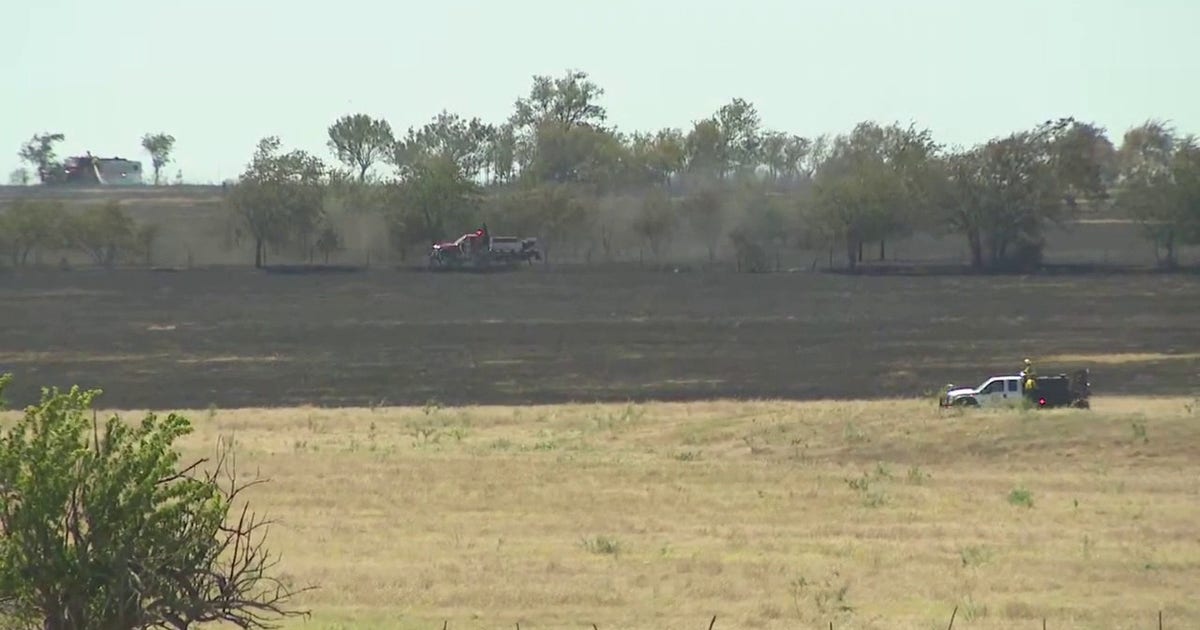 Fort Hood helicopter crash kills 2 soldiers in Salado, officials say Fort Hood helicopter crash kills 2 soldiers in Salado, officials say